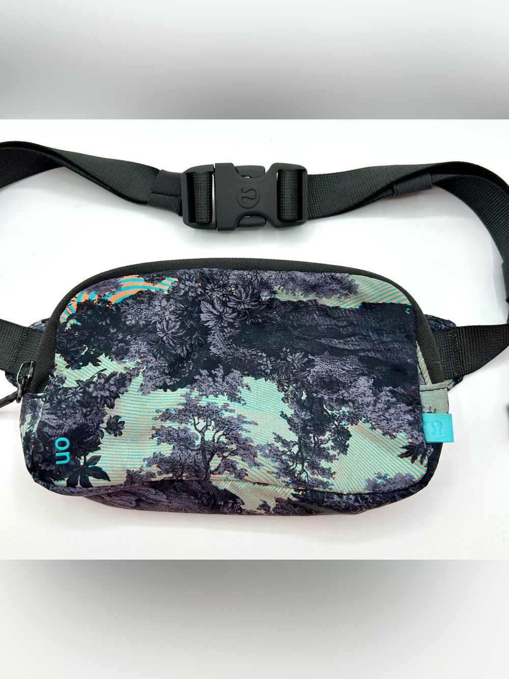 LULULEMON ATHLETICA Belt Bag in the Psychedelic Toile Peri Purple Multi Pattern.